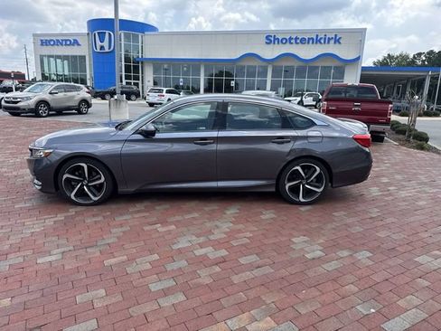 Used 2019 Honda Accord Sport image 3