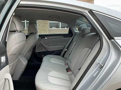 Used 2017 Hyundai Sonata SE FWD image 13