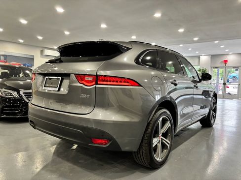 Used 2017 Jaguar F-PACE R-Sport image 7