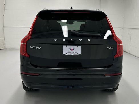 Used 2023 Volvo XC90 B6 Core w/ Protection Package Premier AWD/4WD image 7