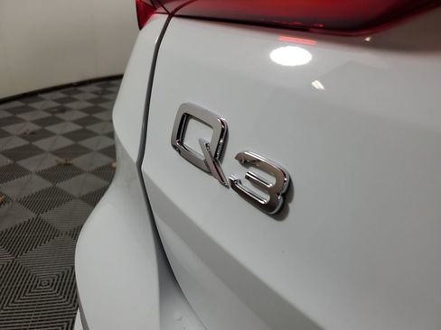 Used 2024 Audi Q3 2.0T Premium w/ Convenience Package image 8