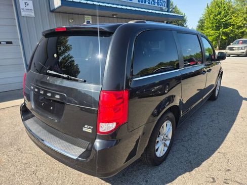 Used 2019 Dodge Grand Caravan SXT FWD image 5