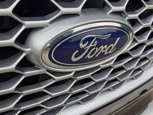 Used 2024 Ford Edge SEL AWD/4WD image 5