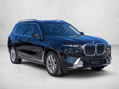 Certified 2025 BMW X7 xDrive40i w/ Premium Package image 3