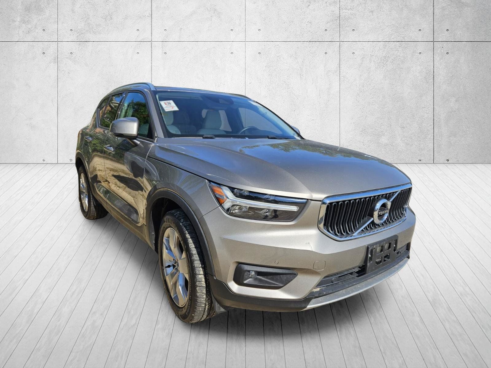 Used 2022 Volvo XC40 T5 Momentum AWD/4WD image 2
