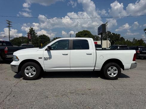 Used 2019 RAM 1500 Classic SLT AWD/4WD image 4