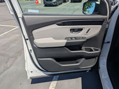 Certified 2025 Honda Pilot EX-L image 14