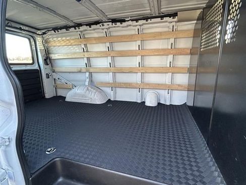 Used 2024 GMC Savana 2500 w/ Driver Convenience Package image 14