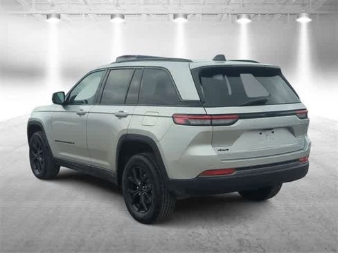 New 2026 Jeep Grand Cherokee Altitude image 6