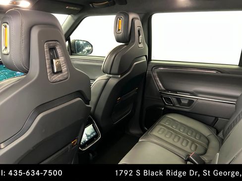 Used 2022 Rivian R1S Launch Edition image 19