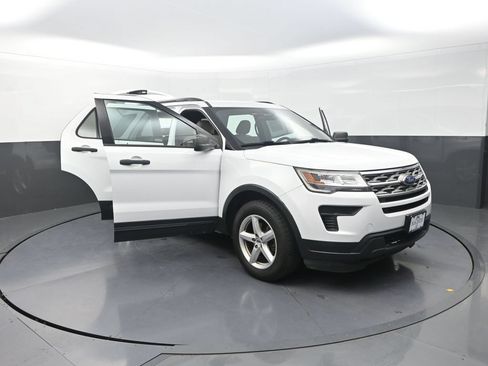 Used 2018 Ford Explorer 4WD w/ Class II Trailer Tow Package image 31
