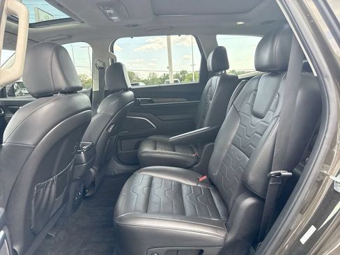 Used 2022 Kia Telluride SX w/ SX Prestige Package AWD/4WD image 22