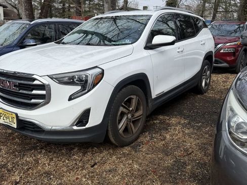 Used 2019 GMC Terrain SLT w/ Preferred Package image 4