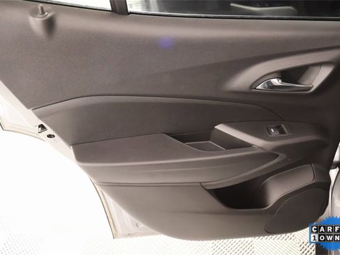 Used 2024 Chevrolet Trax LS w/ LS Convenience Package image 16