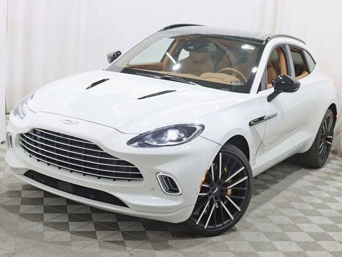 Used 2023 Aston Martin DBX image 6