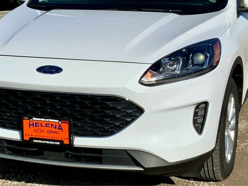 Used 2021 Ford Escape SE image 12