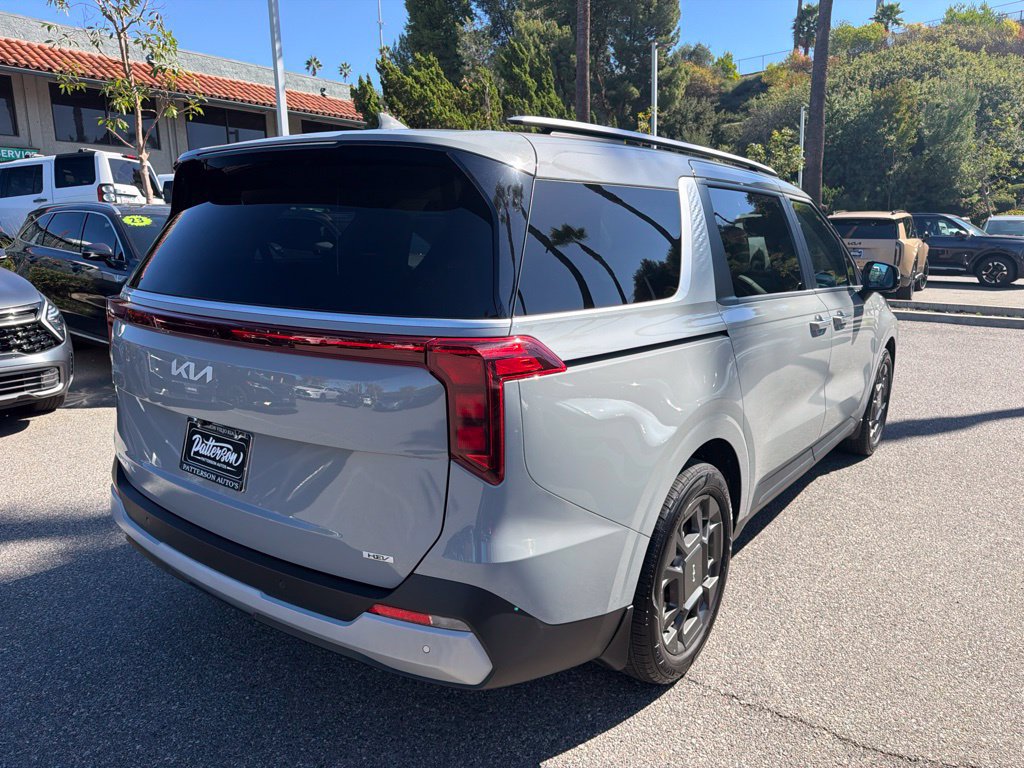 Certified 2026 Kia Carnival EX FWD image 8