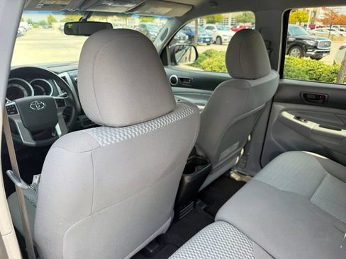 Used 2013 Toyota Tacoma PreRunner w/ SR5 Pkg RWD image 28