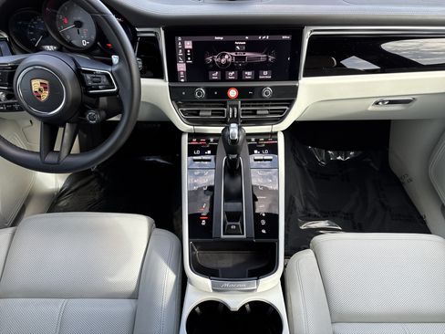 Used 2023 Porsche Macan S AWD/4WD image 16