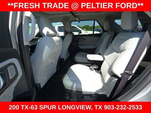 Used 2025 Ford Explorer Platinum w/ Ultimate Package AWD/4WD image 7