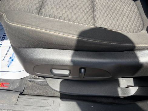 Used 2019 GMC Acadia SLE w/ LPO, Floor Liner Package FWD image 18