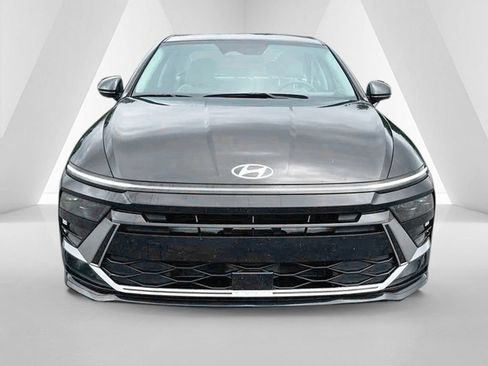 Used 2025 Hyundai Sonata SEL FWD image 2