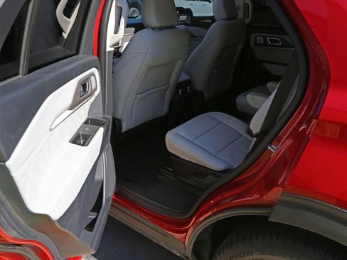 Used 2025 Ford Explorer Platinum w/ Ultimate Package RWD image 19