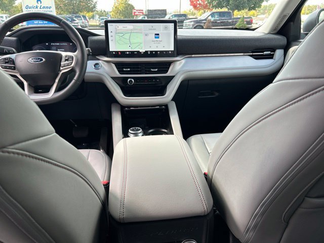 Used 2025 Ford Explorer Active w/ Active Comfort Package AWD/4WD image 18