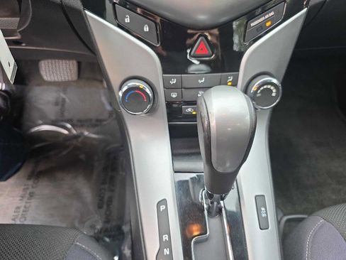 Used 2013 Chevrolet Cruze LT w/ Technology Package image 14