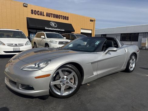 Used 2005 Chevrolet Corvette Coupe w/ Preferred Equipment Group RWD image 12