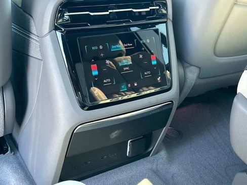 Used 2025 Cadillac Escalade IQ Sport 1 w/ LPO, ONYX Package AWD/4WD image 18