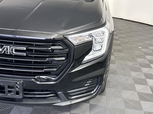 Certified 2023 GMC Terrain SLE w/ Elevation Edition AWD/4WD image 9