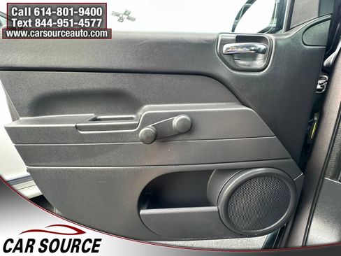 Used 2017 Jeep Compass Sport AWD/4WD image 14