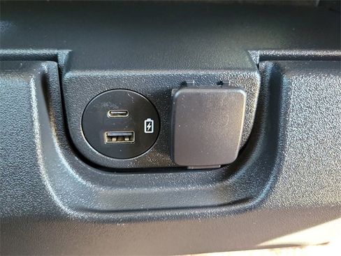 Used 2021 Ford F150 Lariat w/ Equipment Group 501A Mid image 23