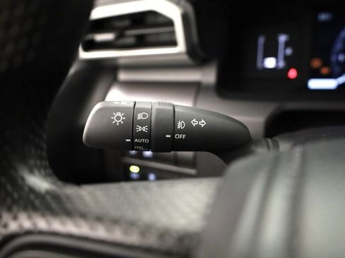 Certified 2025 Toyota Tacoma SR5 image 26