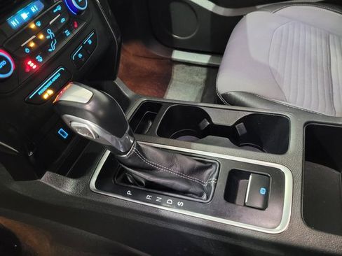 Used 2019 Ford Escape SE image 35