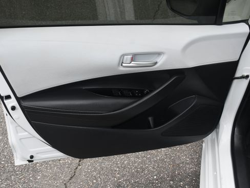 Certified 2024 Toyota Corolla SE w/ SE Package FWD image 9