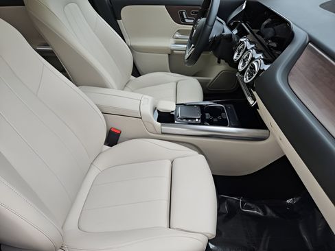 Certified 2023 Mercedes-Benz GLA 250 4MATIC image 7
