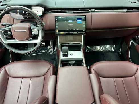Used 2025 Land Rover Range Rover Long Wheelbase Autobiography AWD/4WD image 11
