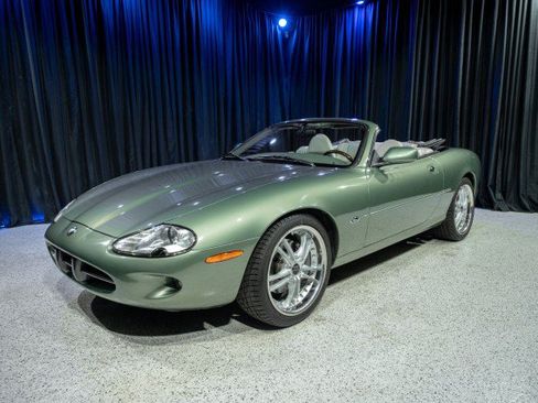 Used 1999 Jaguar XK8 Convertible RWD image 2