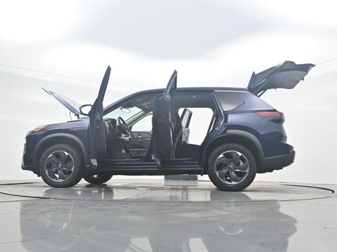 Used 2024 Nissan Rogue SV AWD/4WD image 44