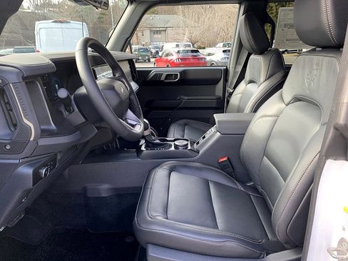 New 2025 Ford Bronco Badlands w/ Sasquatch Package image 11