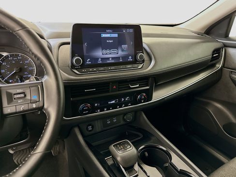 Used 2025 Nissan Rogue SV image 25