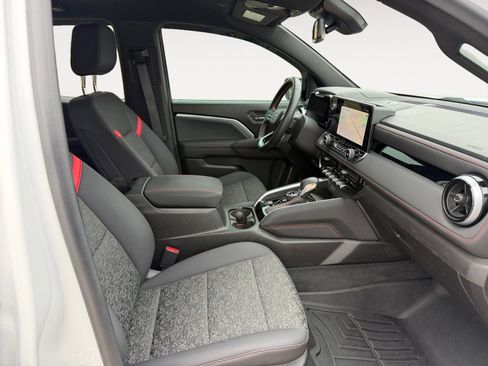 Used 2024 Chevrolet Colorado Z71 w/ Z71 Convenience Package 2 image 15