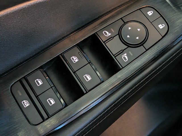 Used 2024 Nissan Rogue SV FWD image 23