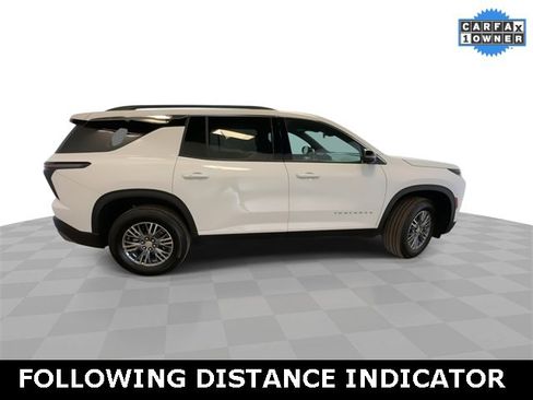 Used 2025 Chevrolet Traverse LT w/ Driver Confidence Package image 9