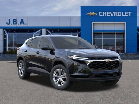 New 2026 Chevrolet Trax LS w/ Driver Confidence Package image 7