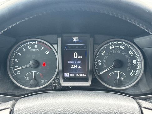 Used 2016 Toyota Tacoma TRD Off-Road w/ Towing Package image 16