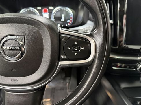 Used 2018 Volvo XC60 T5 Momentum w/ Vision Package image 17