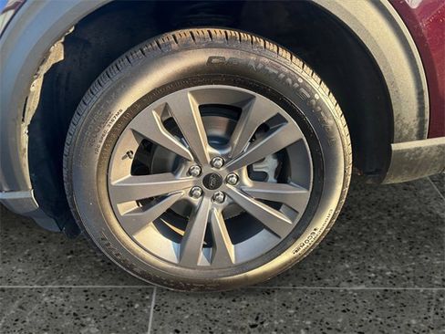 Used 2022 Ford Explorer XLT w/ Equipment Group 202A image 14